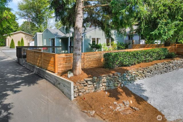 3830 NE 123rd Street, Seattle, WA 98125