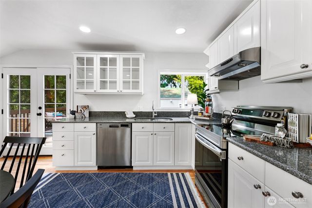 3830 NE 123rd Street, Seattle, WA 98125