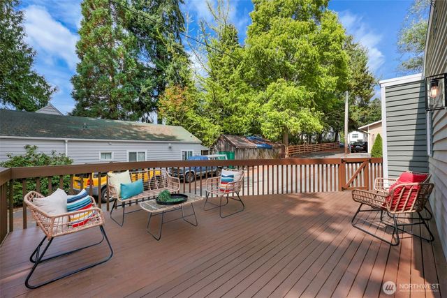 3830 NE 123rd Street, Seattle, WA 98125