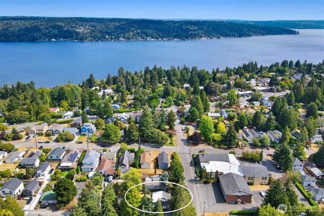 3830 NE 123rd Street, Seattle, WA 98125