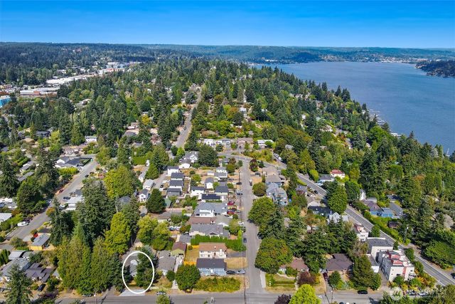 3830 NE 123rd Street, Seattle, WA 98125