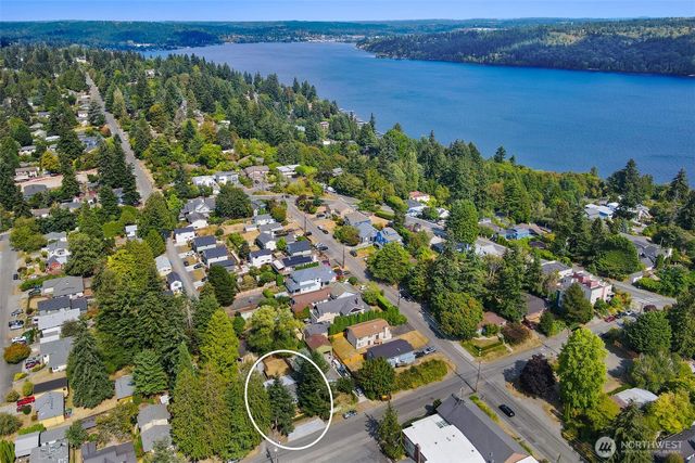 3830 NE 123rd Street, Seattle, WA 98125