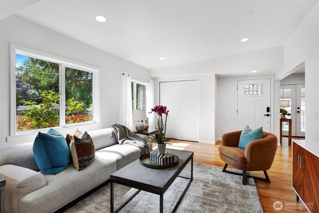 3830 NE 123rd Street, Seattle, WA 98125