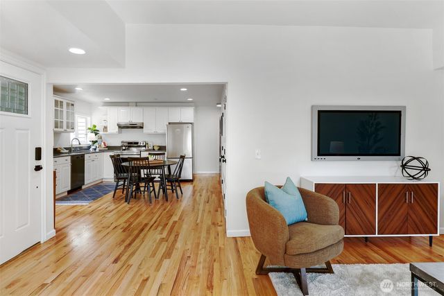 3830 NE 123rd Street, Seattle, WA 98125