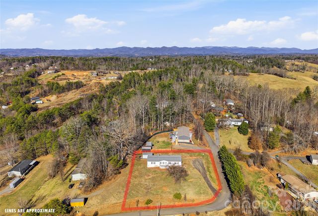 36 E Ponder Way, Weaverville, NC 28787