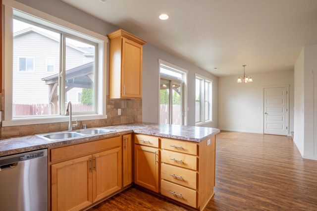 9005 W Silver St, Cheney, WA 99004