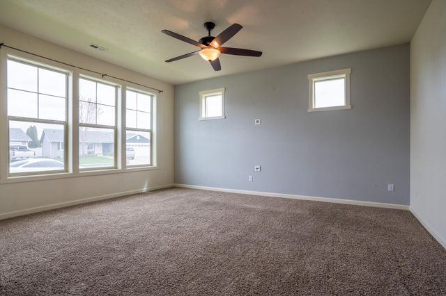 9005 W Silver St, Cheney, WA 99004