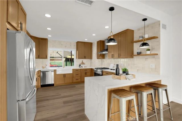 2301 9th, Los Angeles, CA 90018