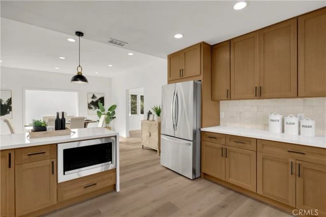 2301 9th, Los Angeles, CA 90018