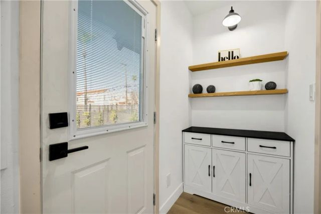 2301 9th, Los Angeles, CA 90018