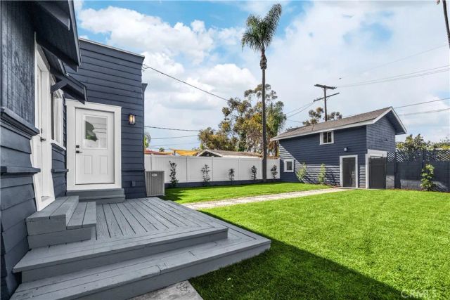 2301 9th, Los Angeles, CA 90018