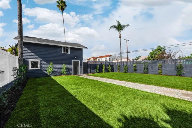 2301 9th, Los Angeles, CA 90018