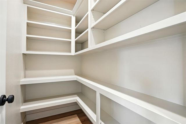 1700 Green Oak Pass, Tiffin, IA 52340