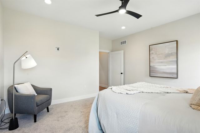 1700 Green Oak Pass, Tiffin, IA 52340