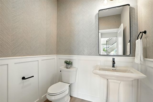 1700 Green Oak Pass, Tiffin, IA 52340