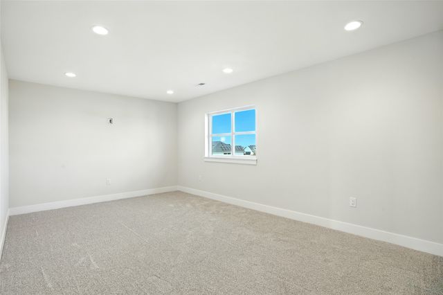 1700 Green Oak Pass, Tiffin, IA 52340