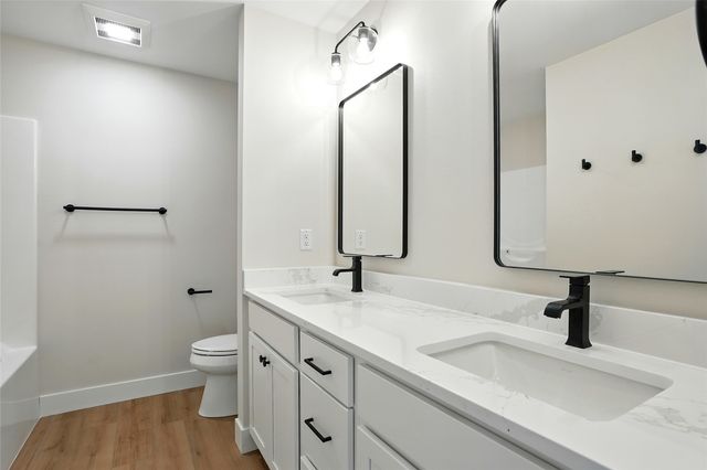 1700 Green Oak Pass, Tiffin, IA 52340