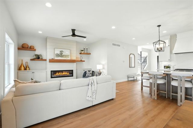 1700 Green Oak Pass, Tiffin, IA 52340