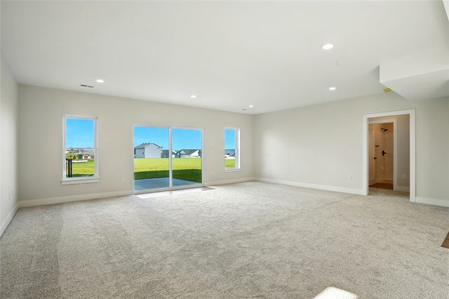 1700 Green Oak Pass, Tiffin, IA 52340