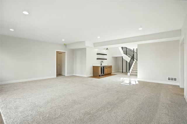 1700 Green Oak Pass, Tiffin, IA 52340