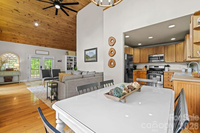576 Grizzly Ridge, Bryson City, NC 28713