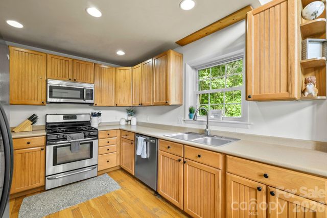 576 Grizzly Ridge, Bryson City, NC 28713