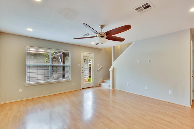 2212 Melissa Oaks LN, Austin, TX 78744