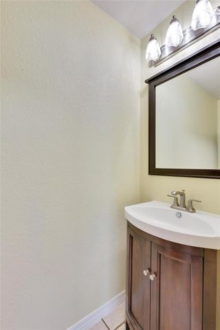 2212 Melissa Oaks LN, Austin, TX 78744