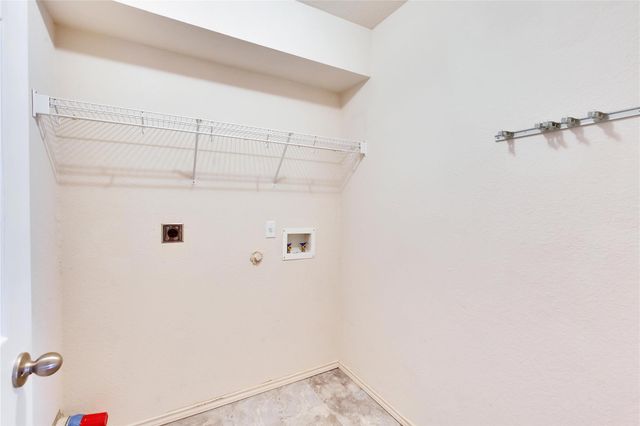 2212 Melissa Oaks LN, Austin, TX 78744