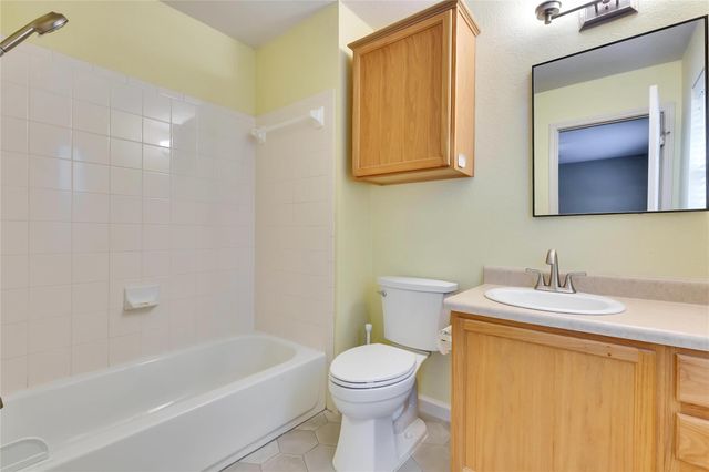 2212 Melissa Oaks LN, Austin, TX 78744