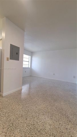 34 E 21st St 1, Hialeah, FL 33010