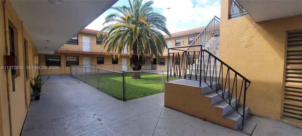 34 E 21st St 1, Hialeah, FL 33010