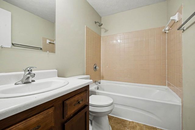 6378 Barnside Drive, Canal Winchester, OH 43110