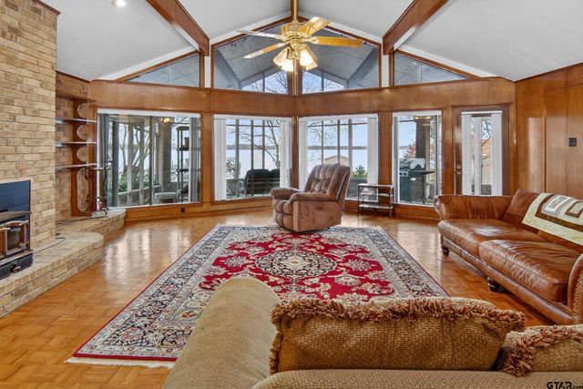 520 Rs County Road 3445, Emory, TX 75440