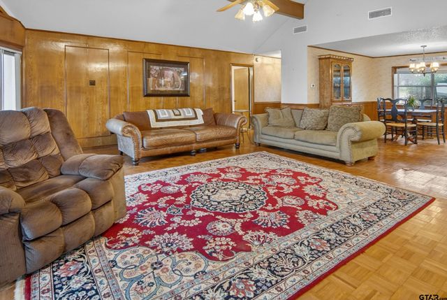 520 Rs County Road 3445, Emory, TX 75440