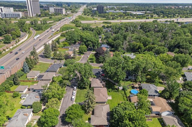 9435 W 14th Street, Saint Louis Park, MN 55426