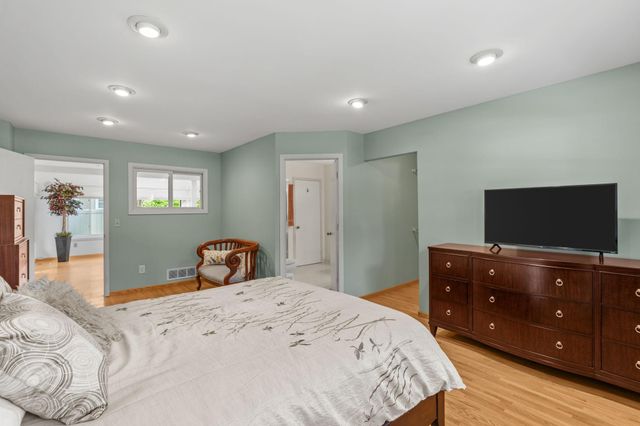 9435 W 14th Street, Saint Louis Park, MN 55426