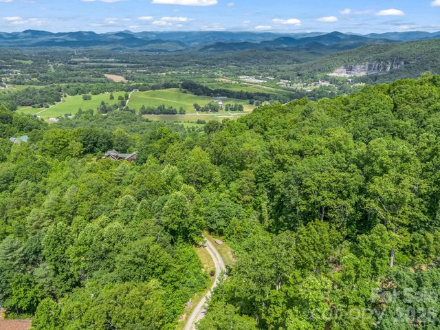 263 Parkway View Lane, Penrose, NC 28766