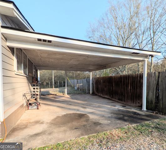 56 Hudgen Road, Newnan, GA 30265