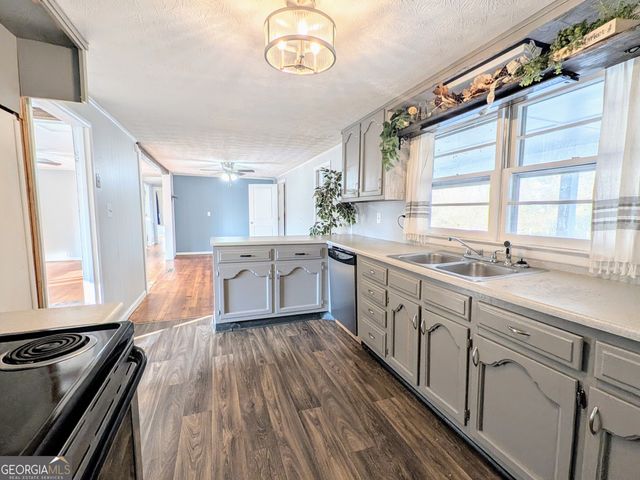 56 Hudgen Road, Newnan, GA 30265