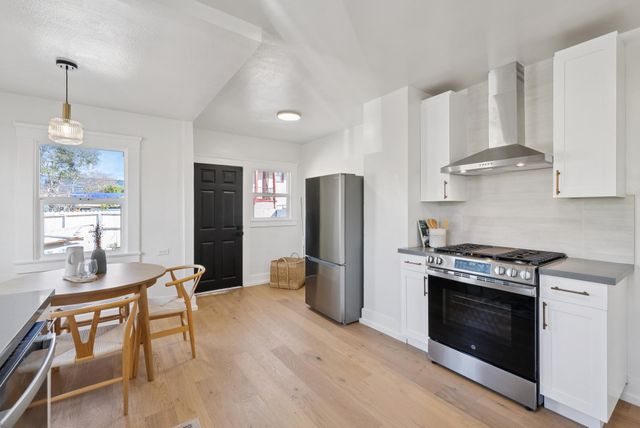 5500 Laverne Ave, Oakland, CA 94605