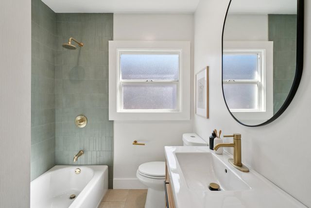 5500 Laverne Ave, Oakland, CA 94605