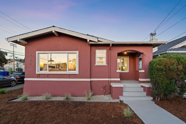 5500 Laverne Ave, Oakland, CA 94605