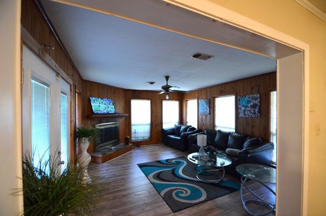 417 Walker Dr, Houma, LA 70364