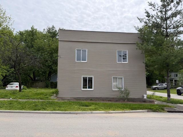 900 E Dale Street, Springfield, MO 65803