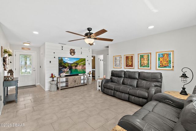 589 Clairmont Lane, South Daytona, FL 32119