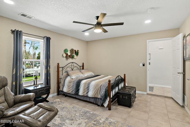 589 Clairmont Lane, South Daytona, FL 32119