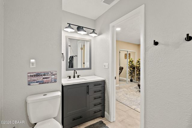 589 Clairmont Lane, South Daytona, FL 32119