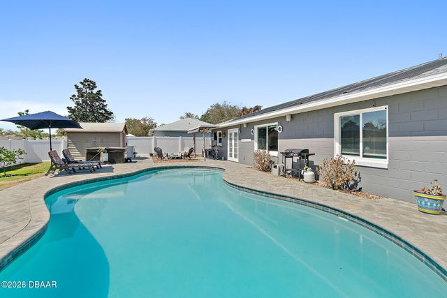 589 Clairmont Lane, South Daytona, FL 32119