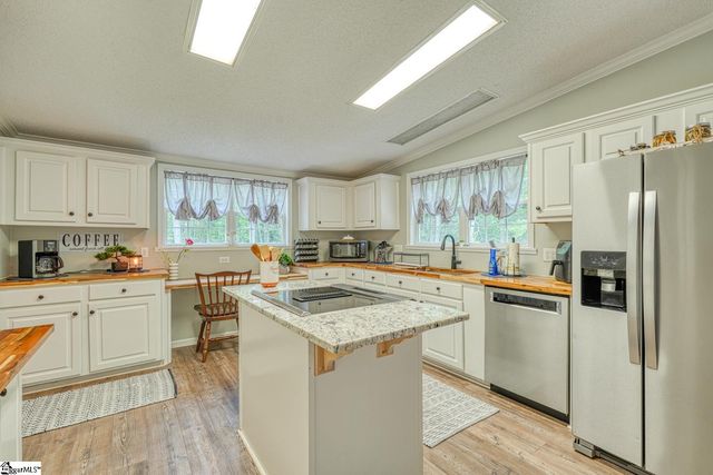 1755 Chumley Road, Woodruff, SC 29388